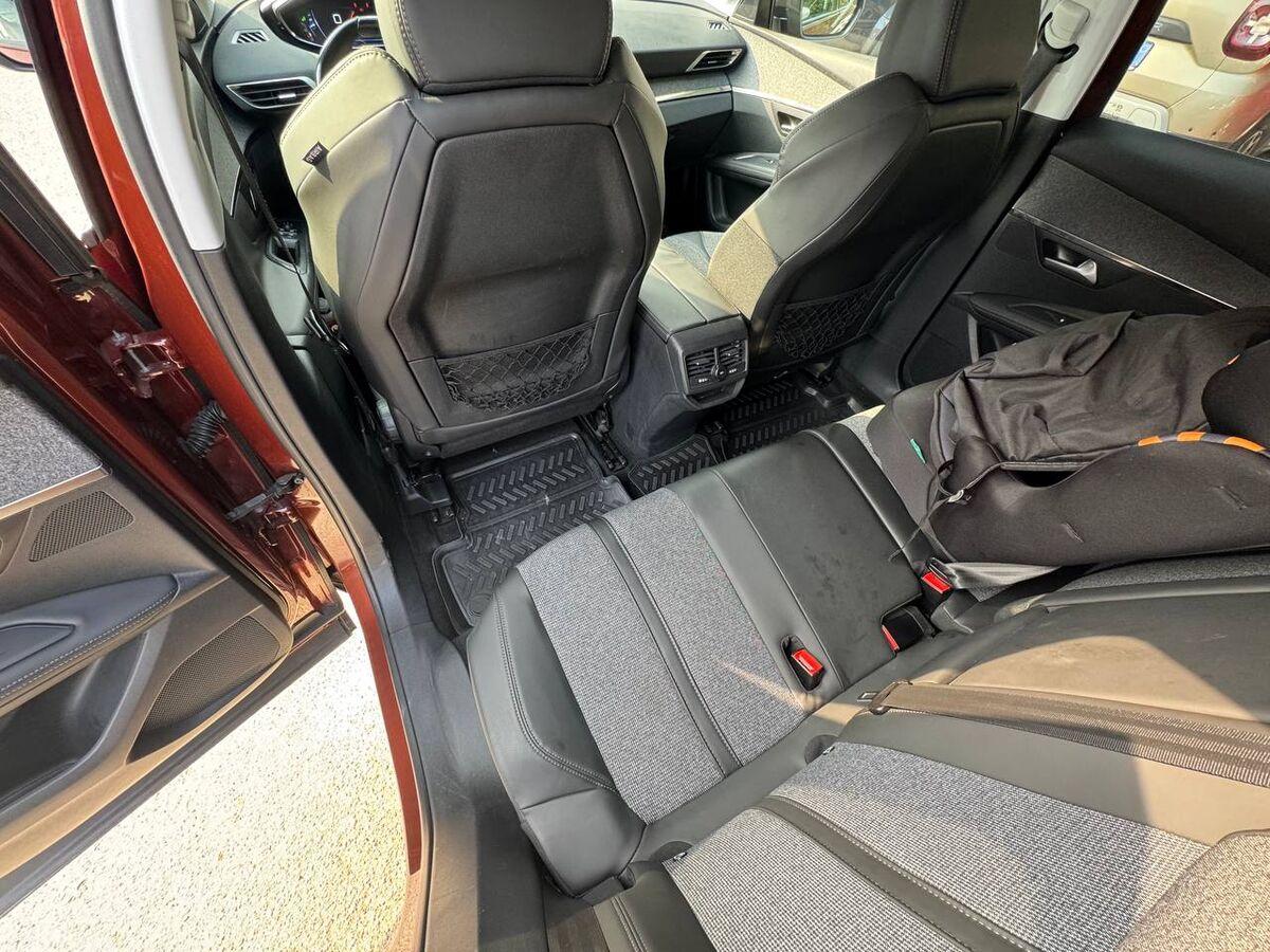 Peugeot 3008 1.2 pt t Active s&s 130cv