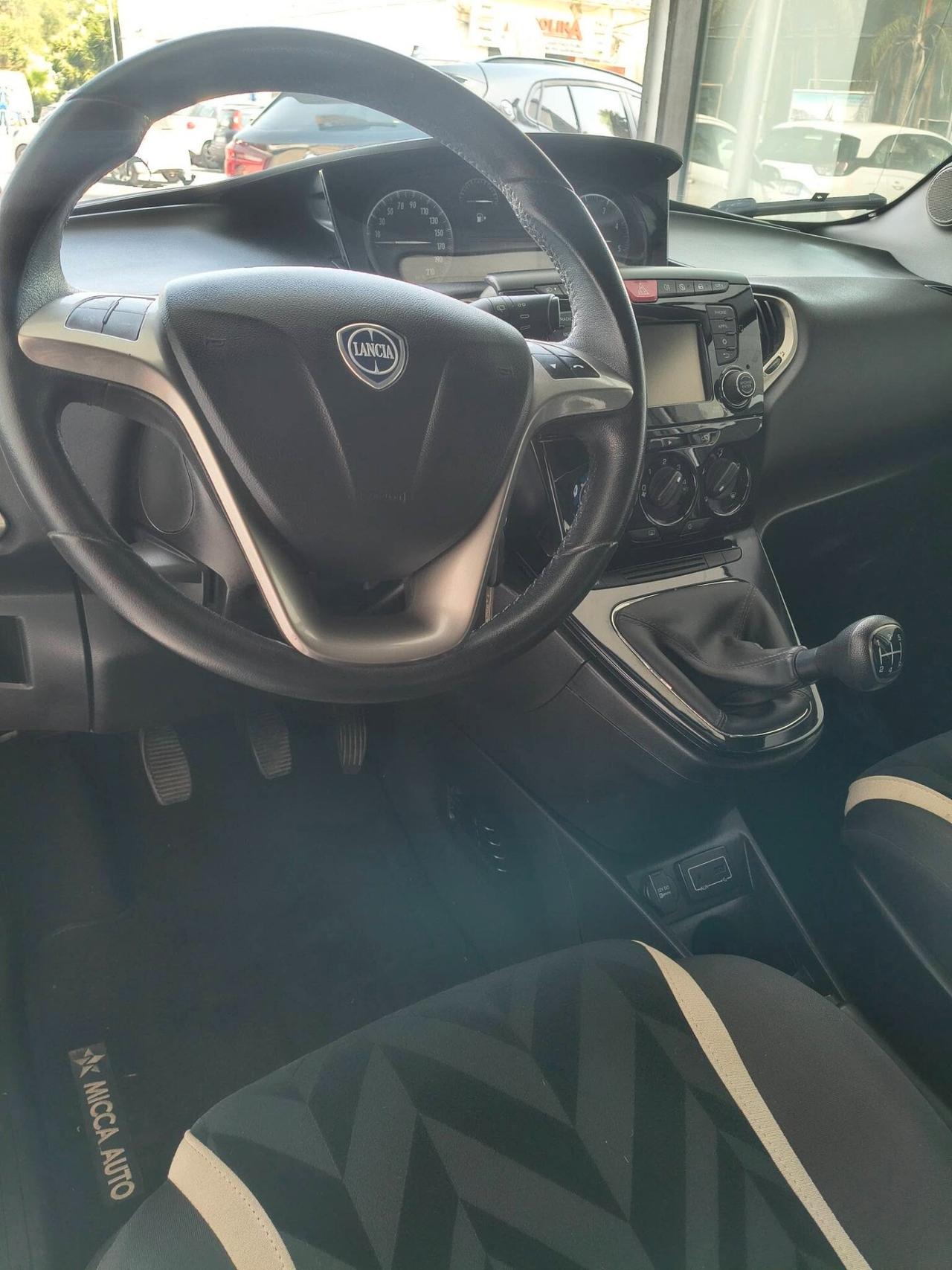 Lancia Ypsilon 1.3 MJT 16V 95 CV 5 porte S&S Silver