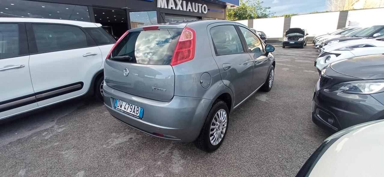 Fiat Grande Punto entra