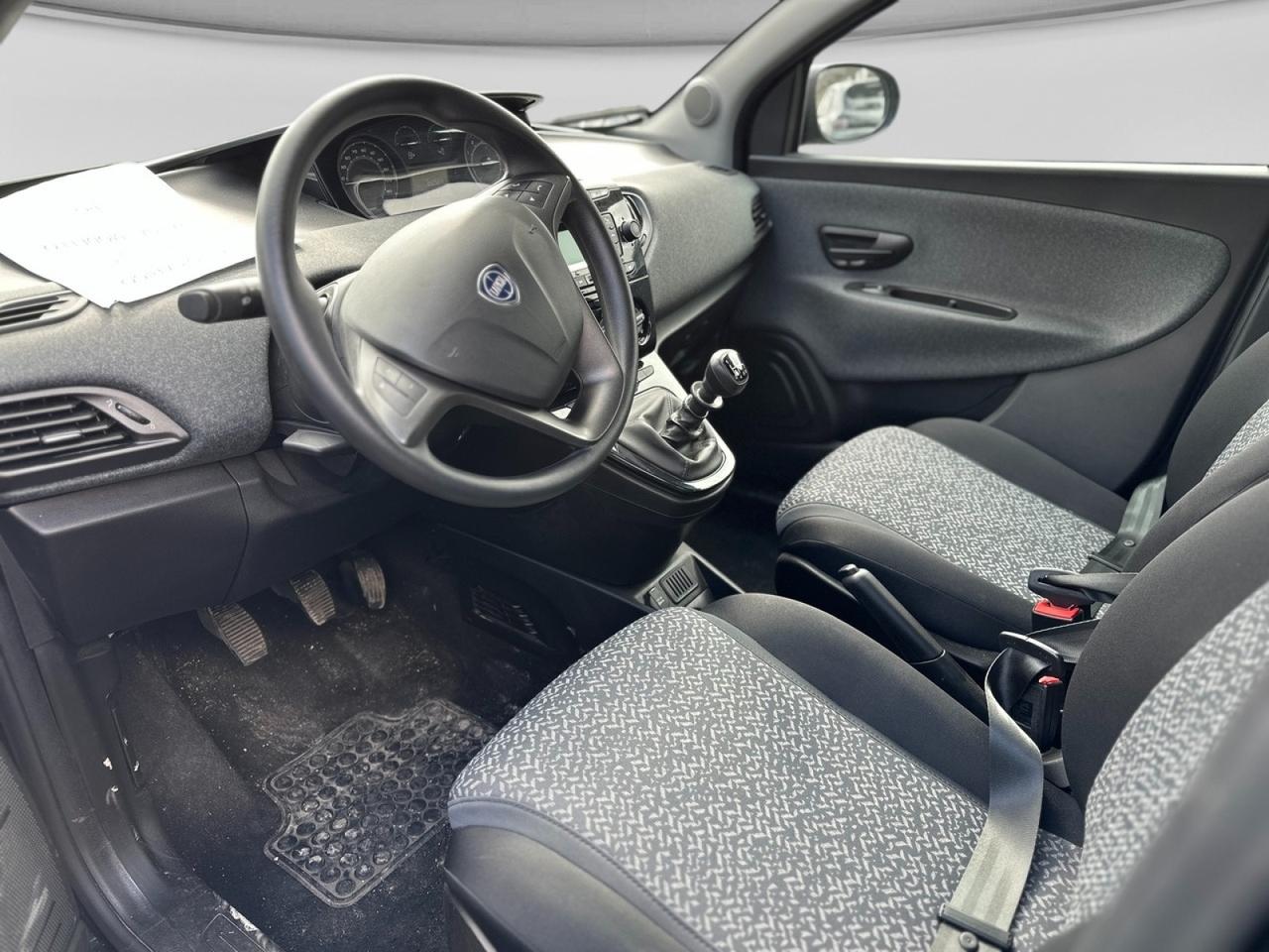 LANCIA Ypsilon III 2021 - Ypsilon 1.0 firefly hybrid Silver s&s 70cv