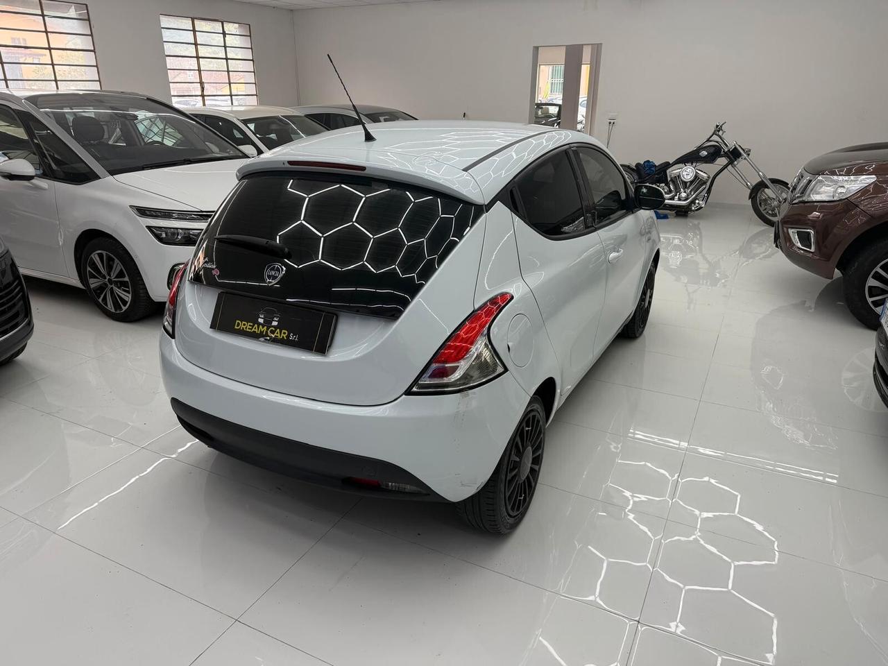 Lancia Ypsilon Benzina 5p. 69 Cv - Ok Neopatentati