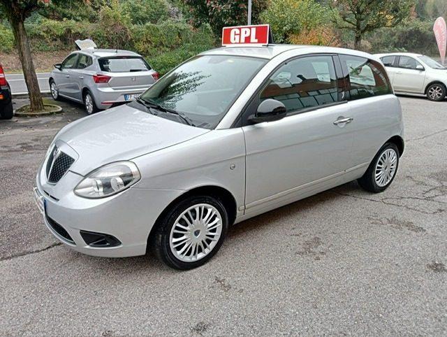 LANCIA Ypsilon 1.2 69 CV New Oro BIFUEL GPL ok *neopatentati*
