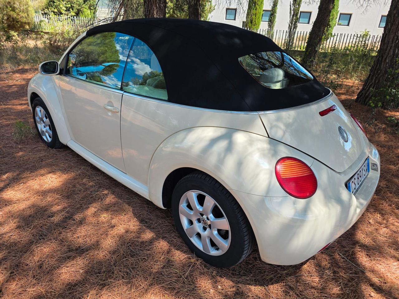 Volkswagen New Beetle 1.6 Cabrio