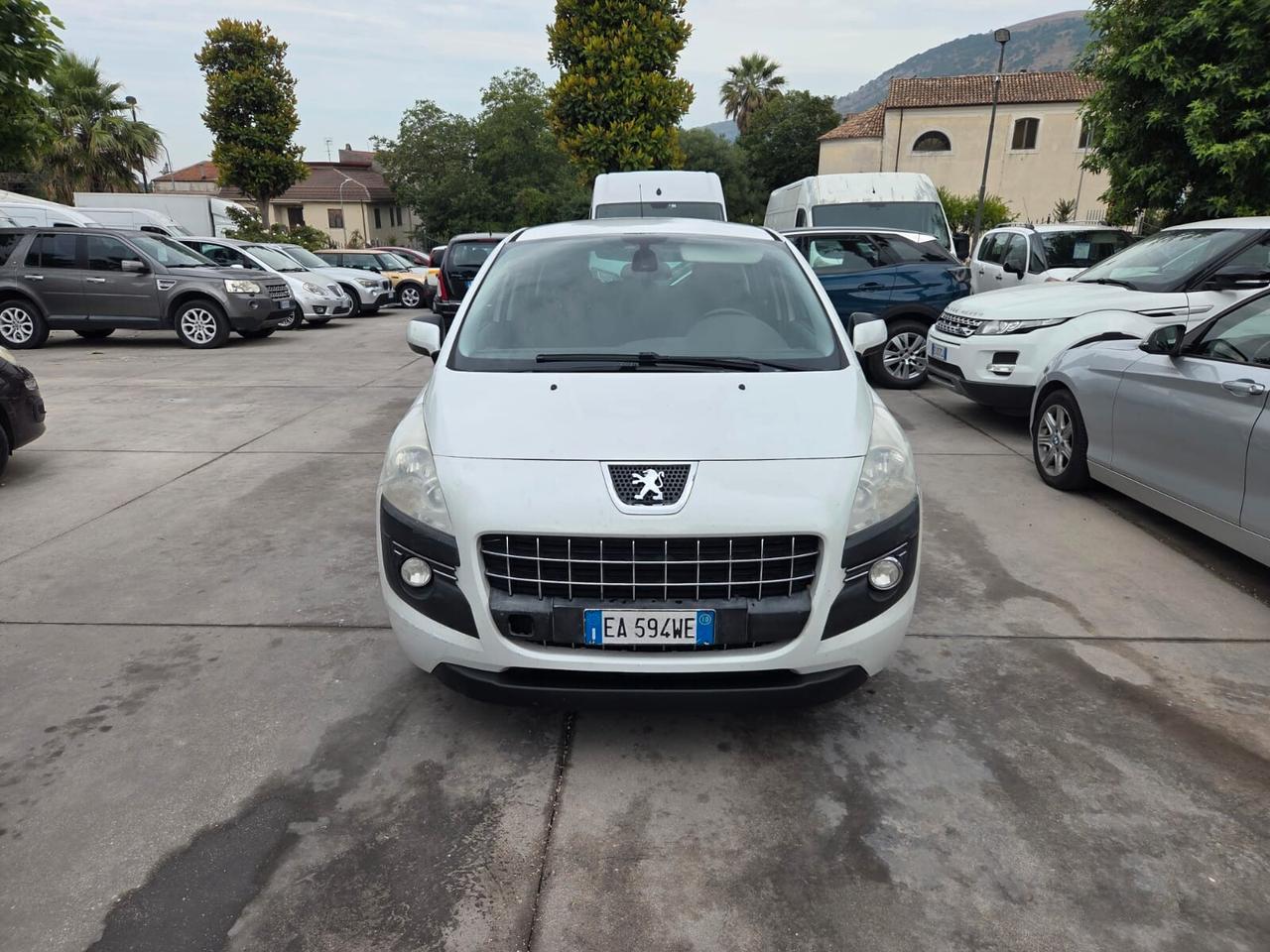 Peugeot 3008 1.6 HDi 110CV cambio robotizzato Tecno