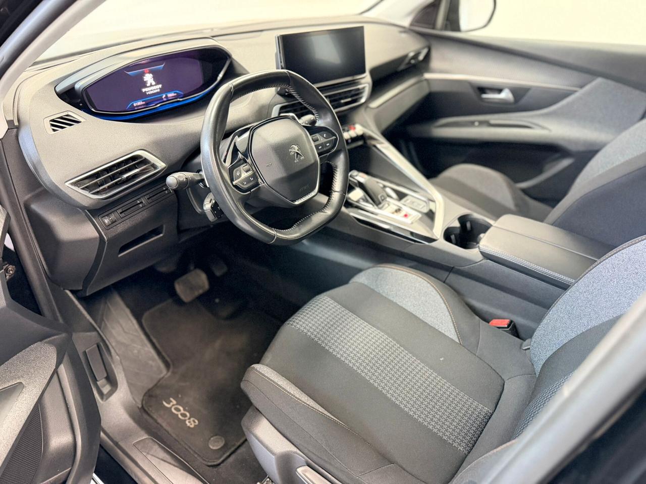 Peugeot 3008 1.5 diesel 131CV EAT8 Allure anno 12/2021 Permute Garanzia Finanziamenti