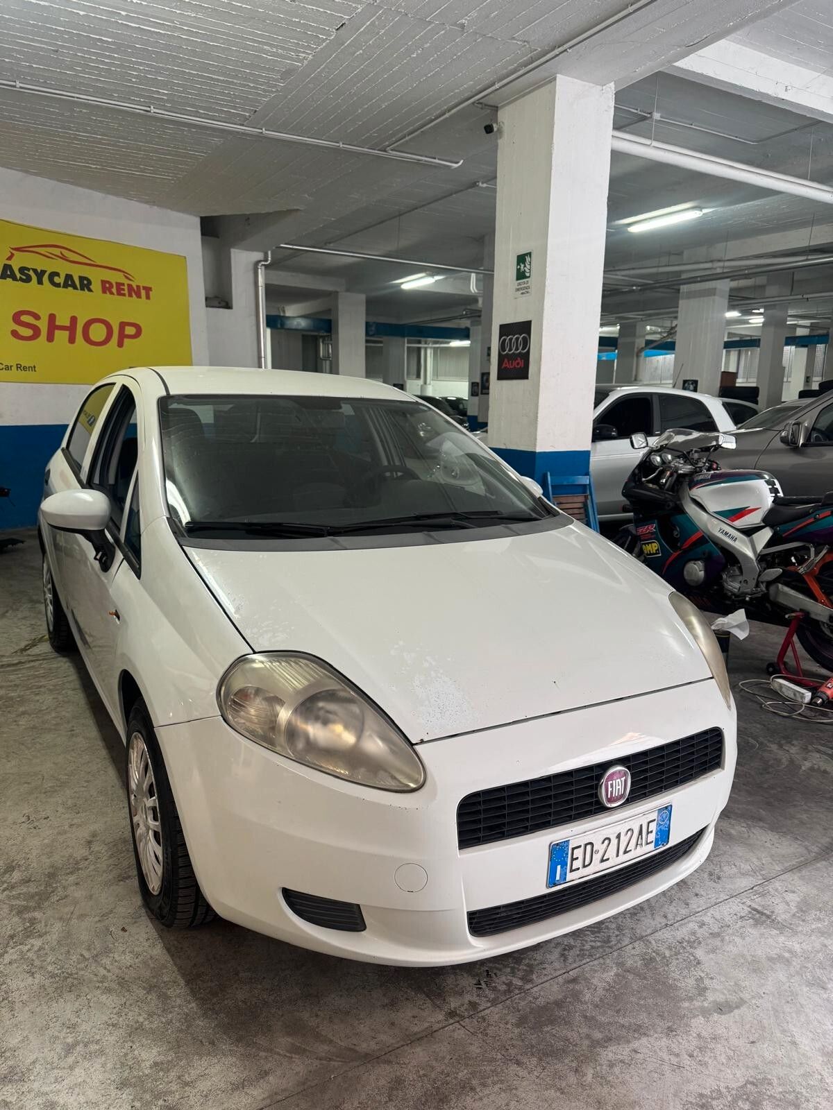 Fiat Grande Punto 2010 photo 2