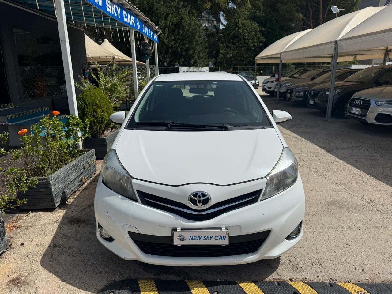 Toyota Yaris 1.0 5 porte Lounge