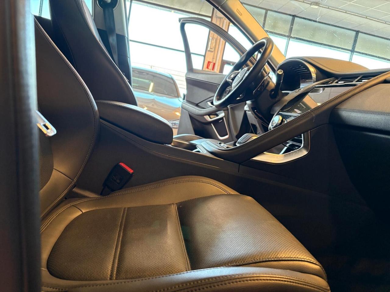 Jaguar E-Pace SE 1.5 I3 160 CV Auto MHEV UNICO PR.