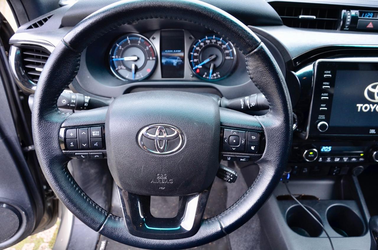 TOYOTA HILUX 2.8d DOUBLE CAB INVINCIBLE 4WD 204cv AUTO, UNICOPROPRIETARIO, UFF ITALIANA, EURO 6D, SERVICE TOYOTA, HI-FI JBL, RETROCAMERA, PERMUTE