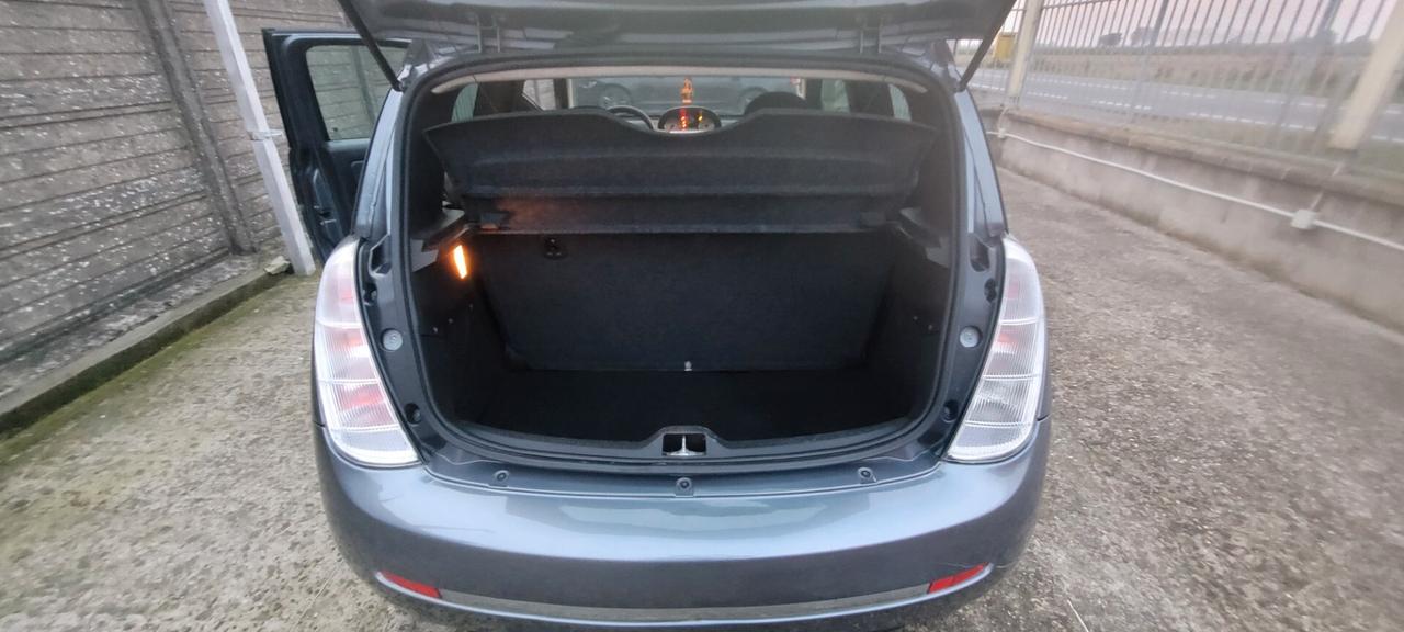 Lancia Ypsilon 1.2 Argento