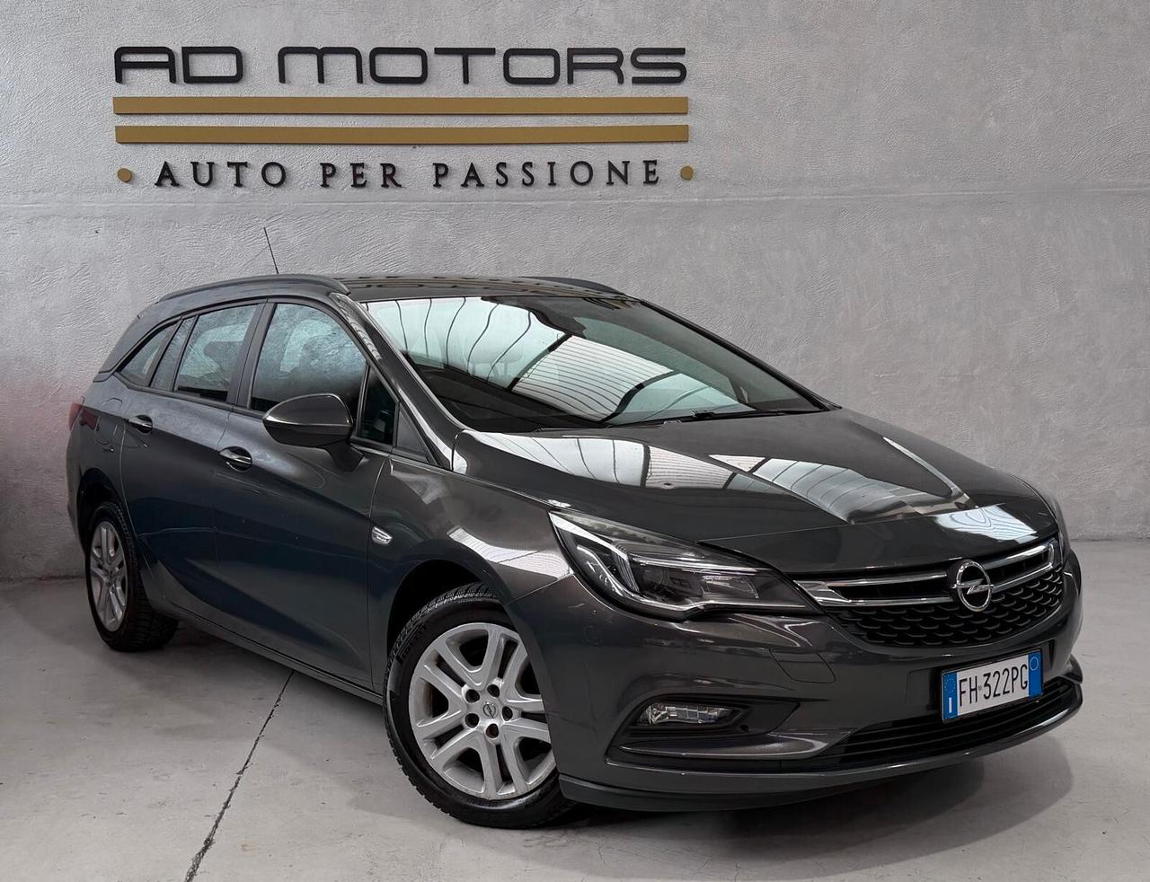 Opel Astra IVA ESPOSTA Neopatentati Cambio Automatico