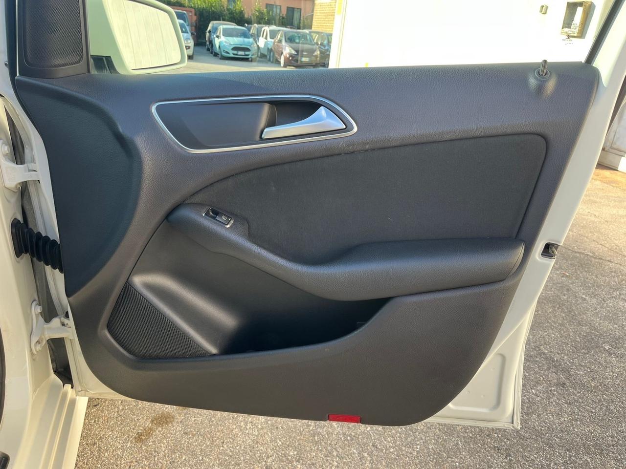 Mercedes-benz B 200 NGD. Benzina/metano