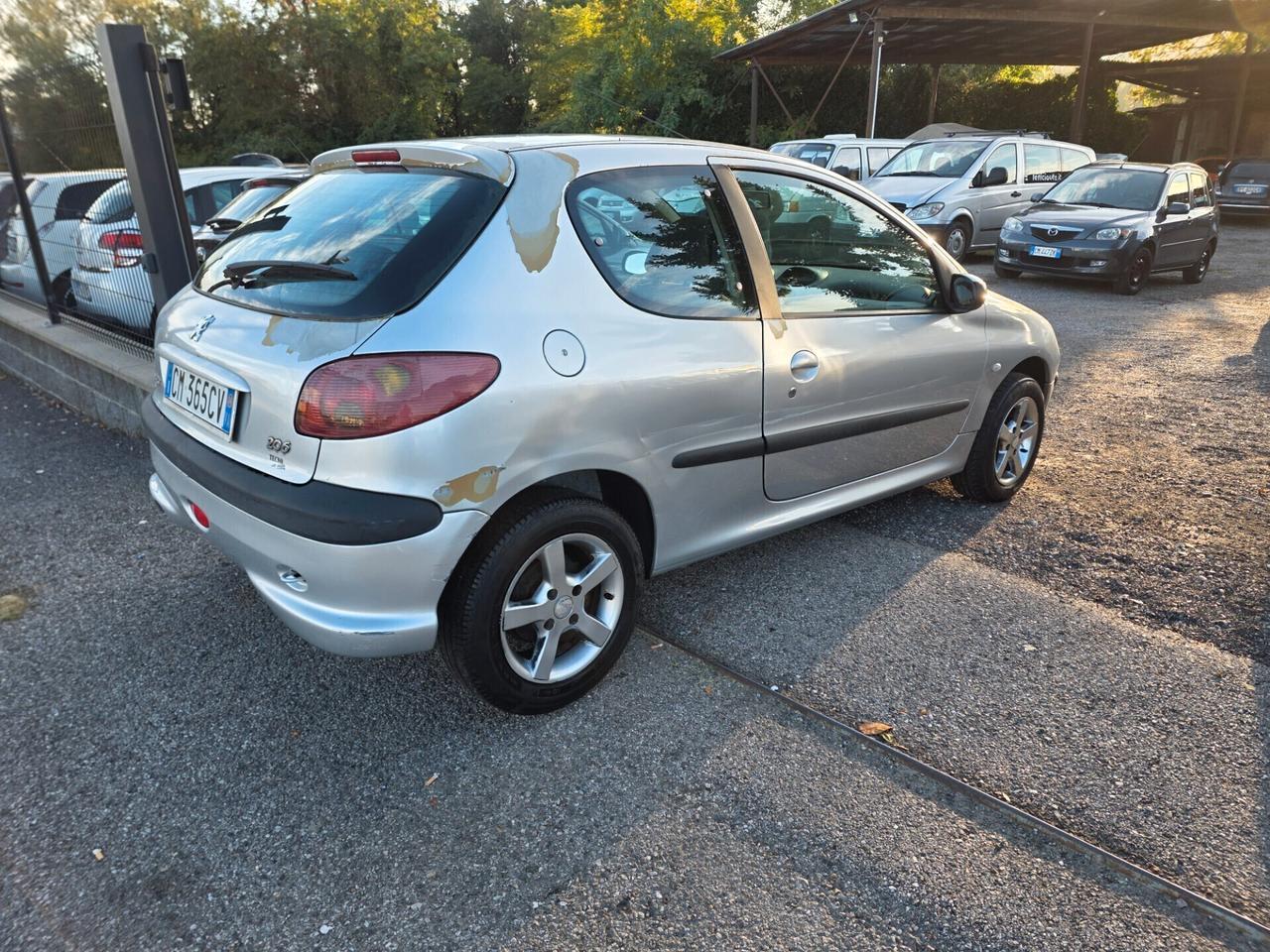 Peugeot 206 1.1 3p. XT