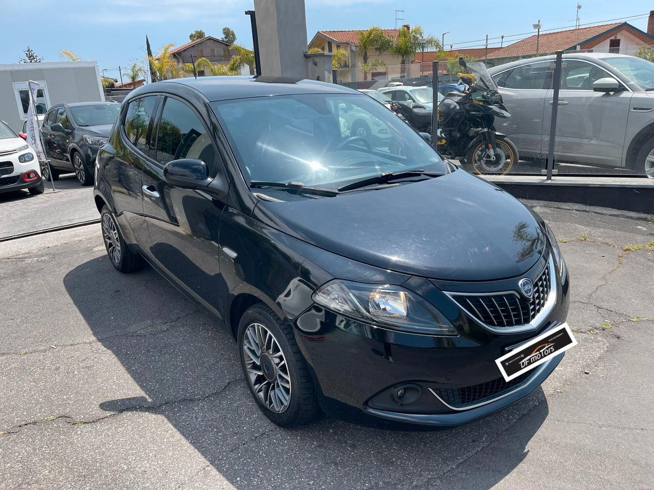 Lancia Ypsilon 1.0 FireFly 5 porte S&S Hybrid Ecochic Gold