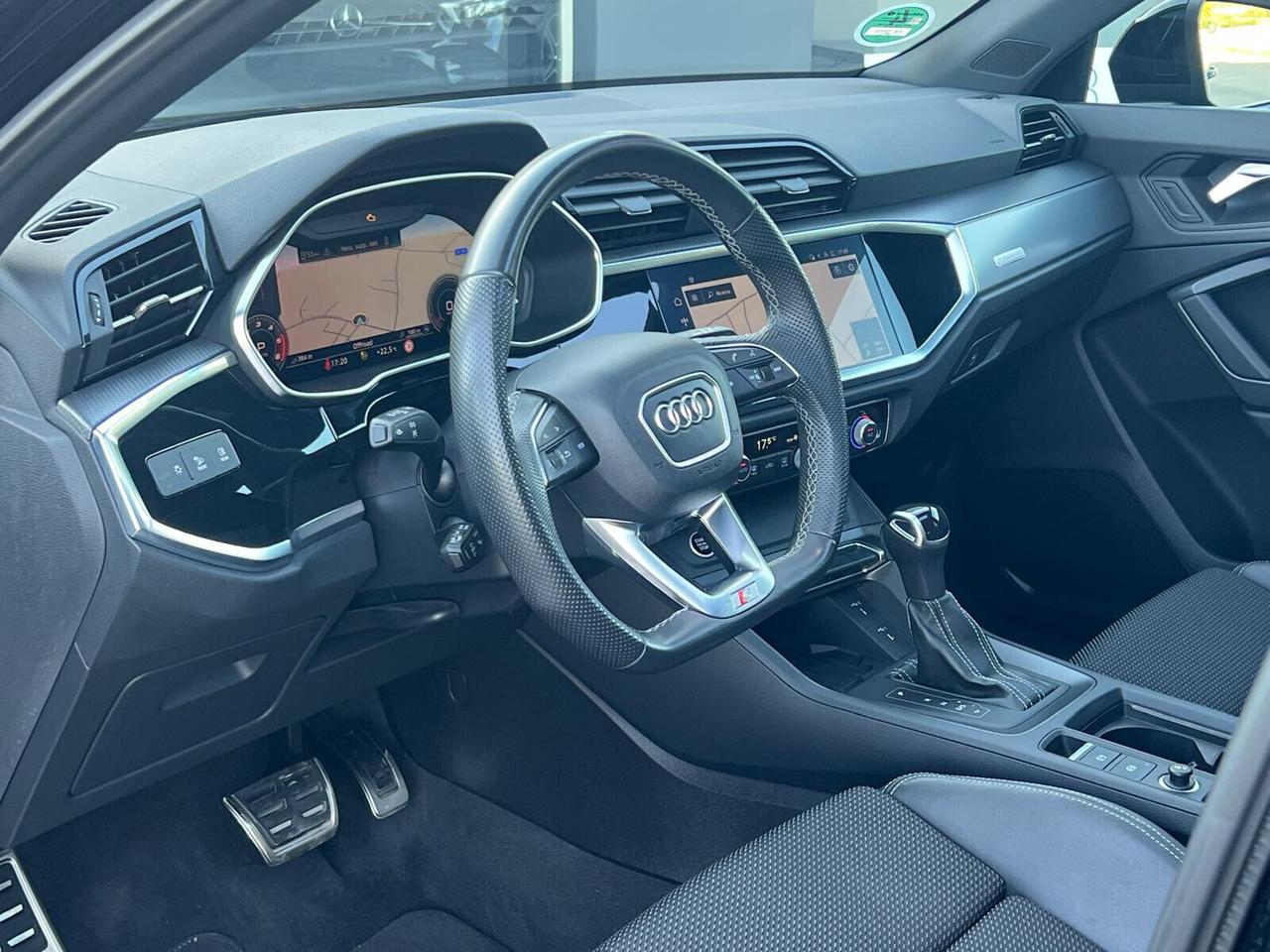 Audi Q3 Sportback S-line *tetto FULL Black