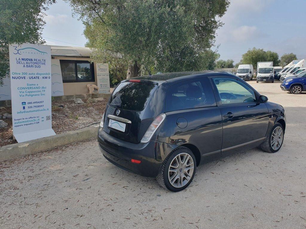 Lancia Ypsilon 1.4 16V 95cv 6marce Sport MomoDesign