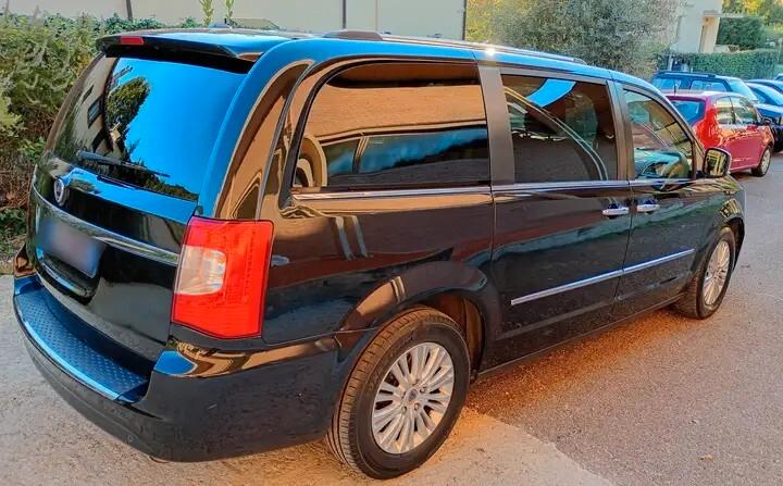 Lancia Voyager 2.8 Turbodiesel Silver 177 CV