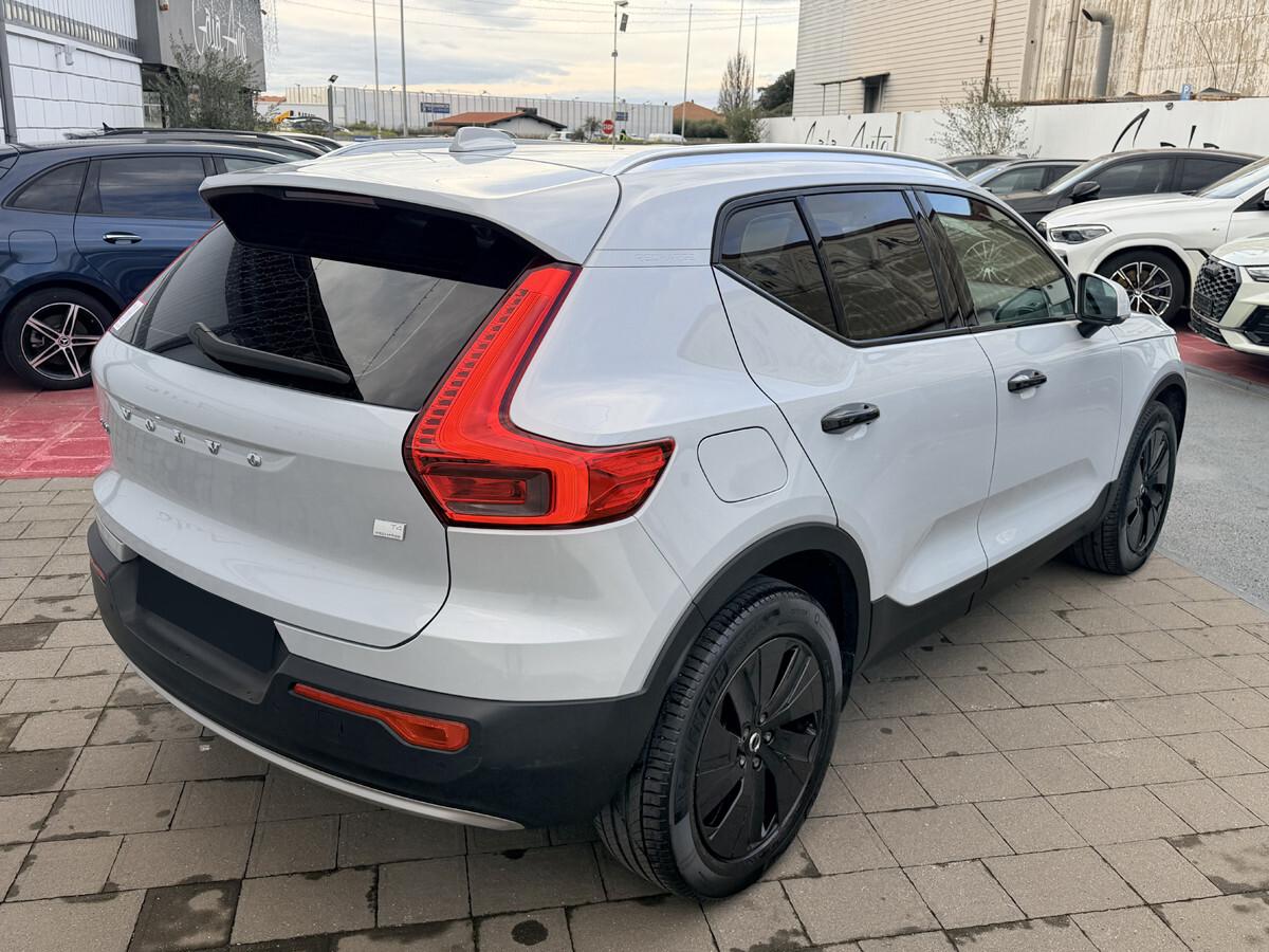 Volvo XC40 T4 Recharge Plug-in Hybrid BLACK Inscription Expression