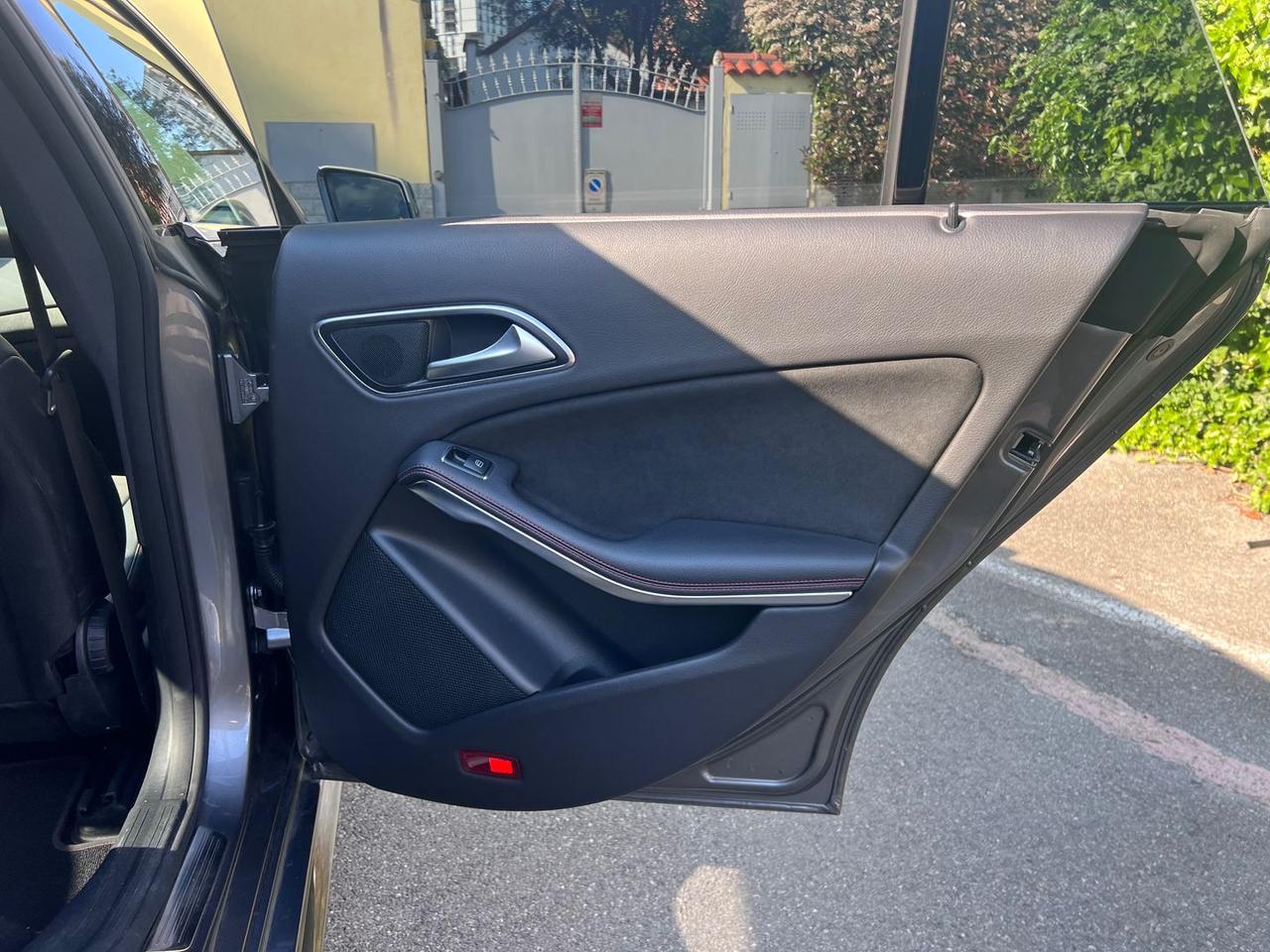 Mercedes-Benz CLA 220 Premium CLA 220 D #10563