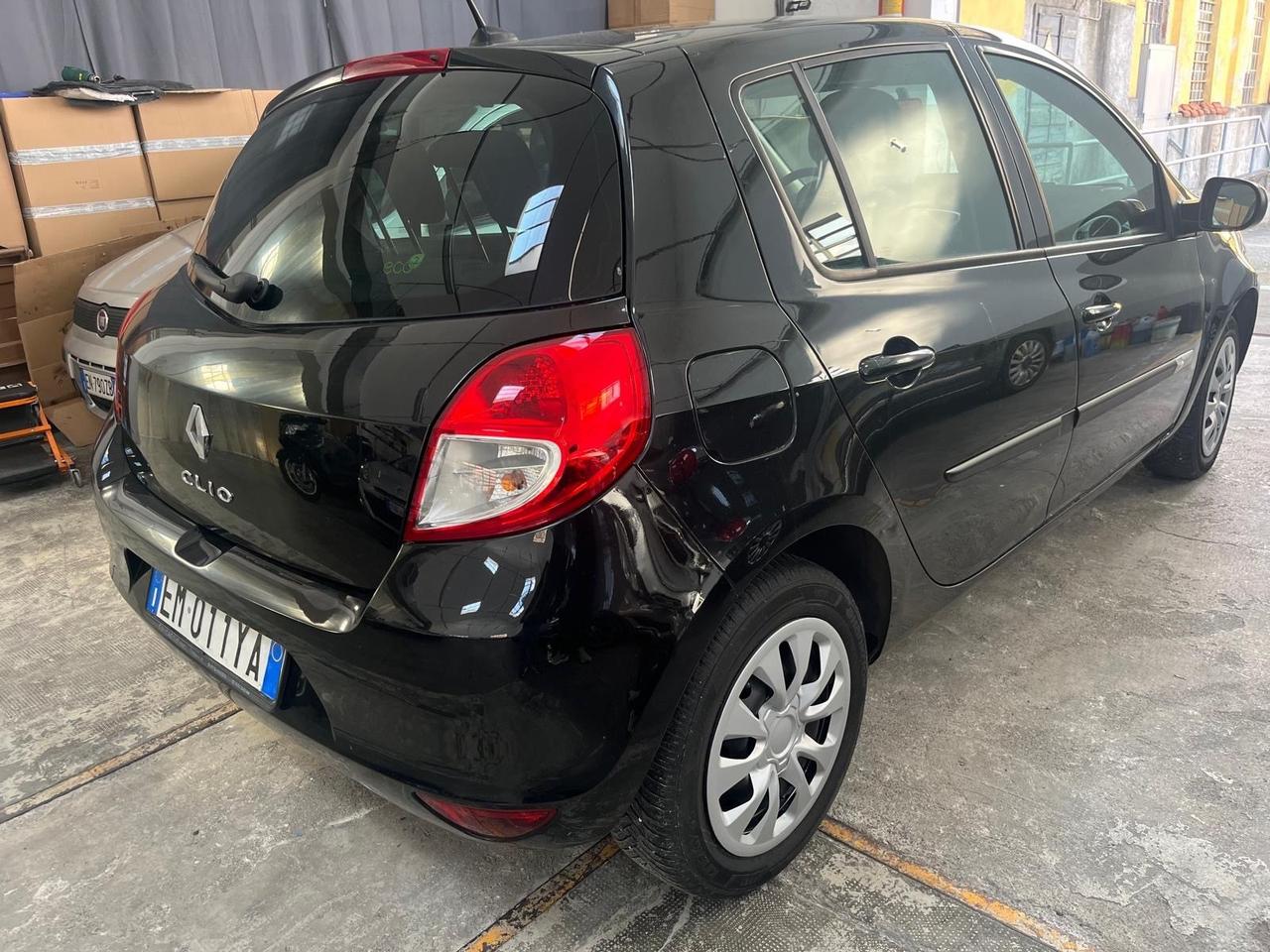 Renault Clio 1.2 16V 5 porte GPL neopatentati