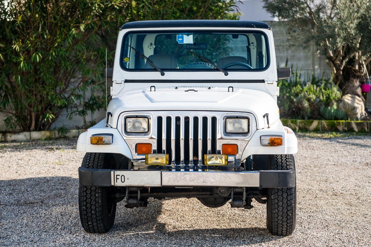 Jeep Wrangler 2.5 Laredo