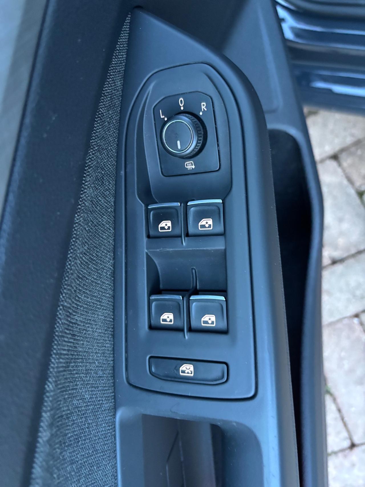 Volkswagen Golf 2.0 TDI 115 CV SCR Life - 09/2022