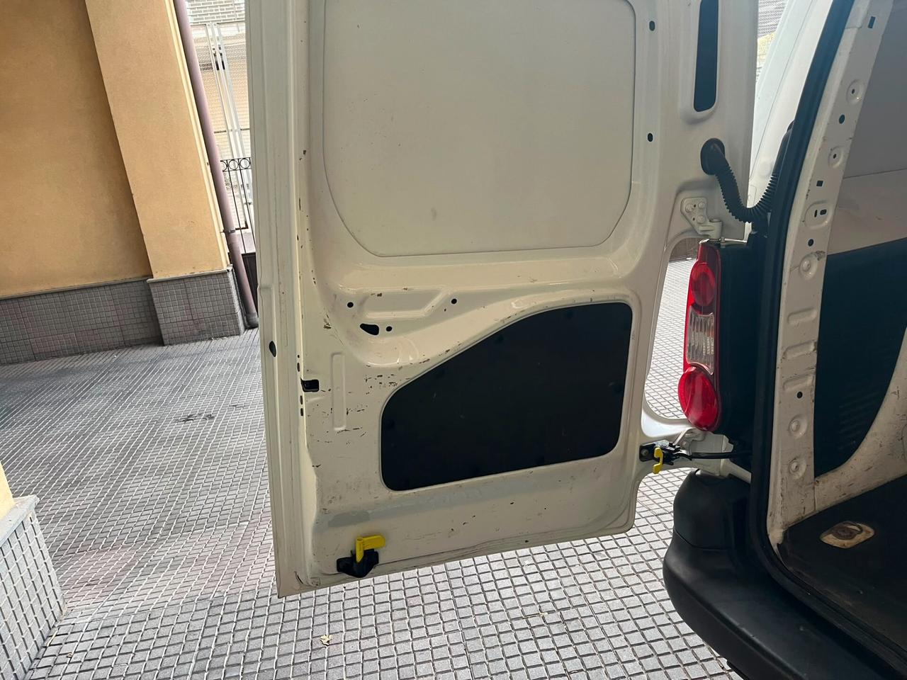 Citroen Berlingo 1.6 HDi 75 Van 3 posti Club L1