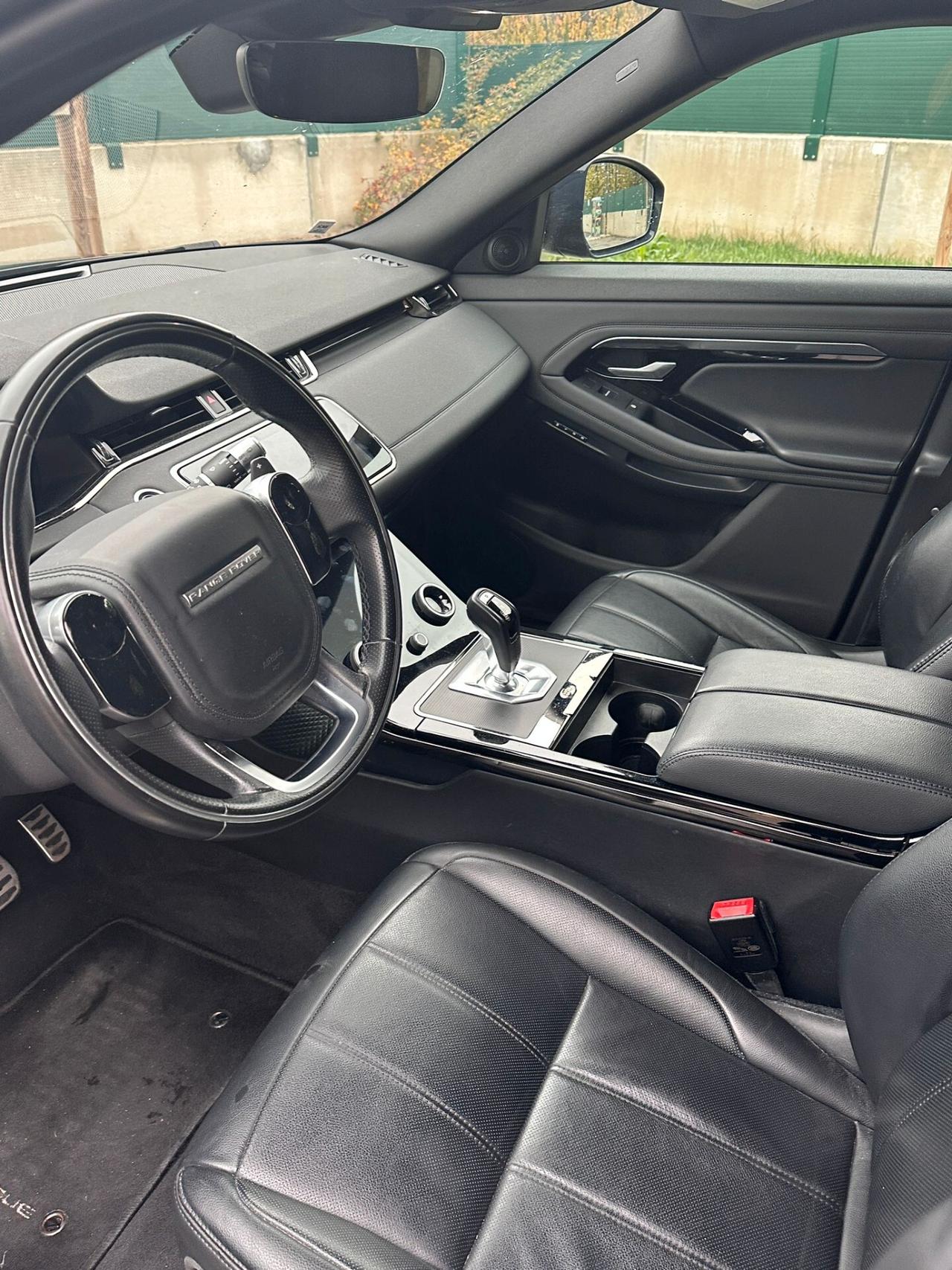 Land Rover Range Evoque 2.0D I4 180 CV AWD Auto First Edition. ALL BLACK