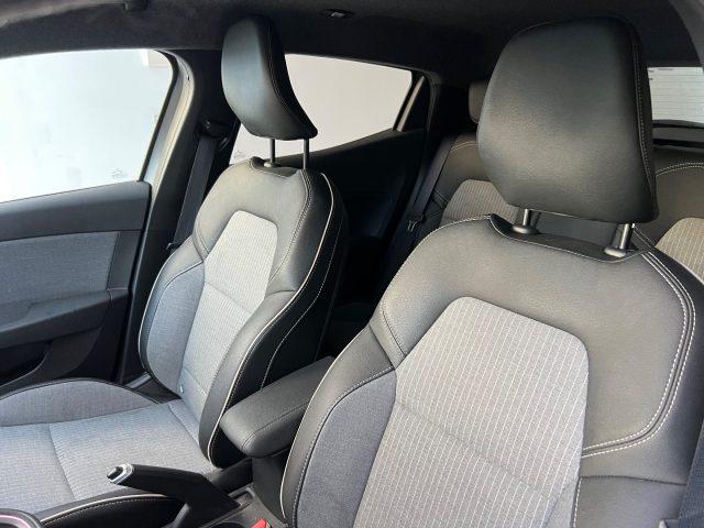 RENAULT Clio TCe 90 CV 5 porte Techno tua da e169,00 mensili