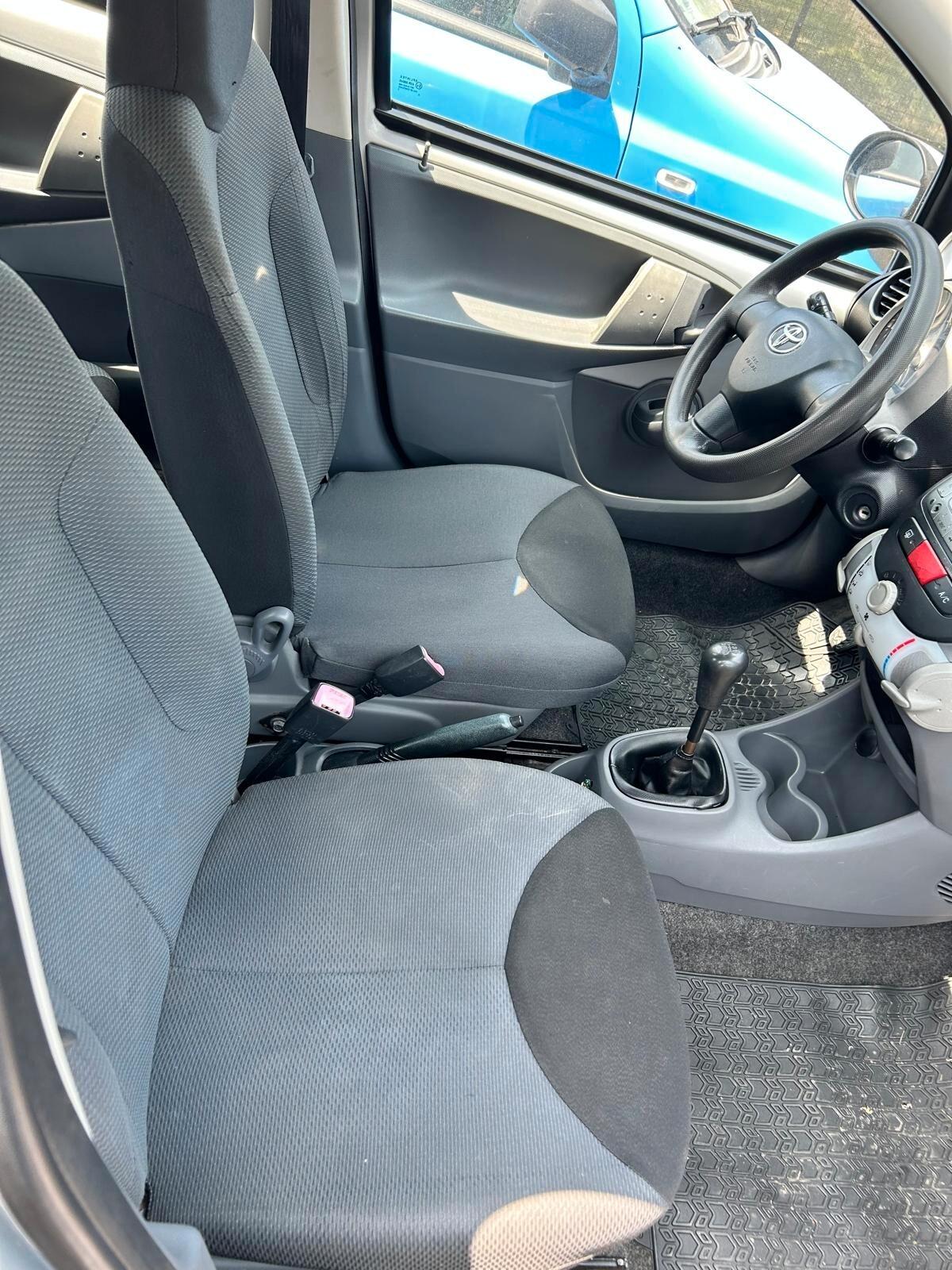 Toyota Aygo 1.0 12V VVT-i 5 porte Sol