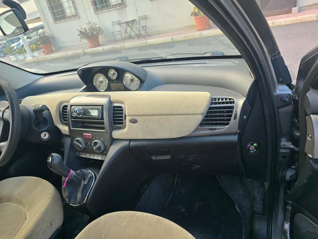 Lancia Ypsilon 1.3 Multijet 16V Platino