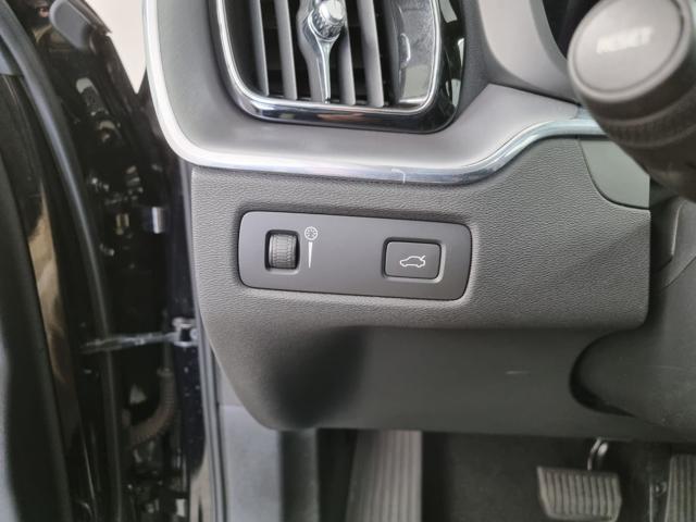 VOLVO XC60 B5 (d) AWD Geartronic Momentum Pro