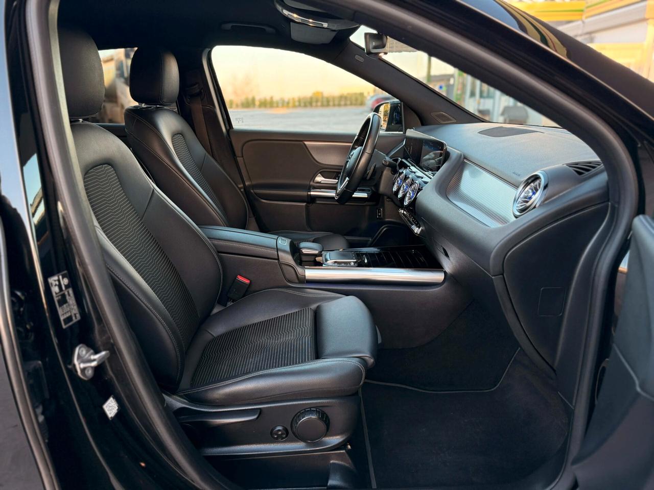 Mercedes-benz GLA 200 d Automatic Sport Plus TOTAL BLACK