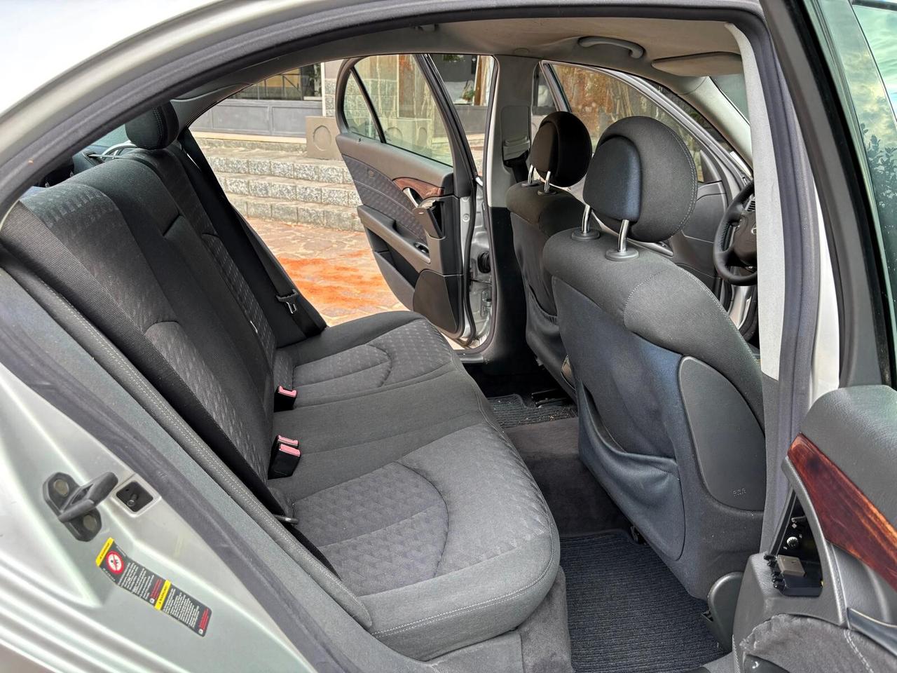 Mercedes-benz E 200 K Metano LEGGERE ANNUNCIO