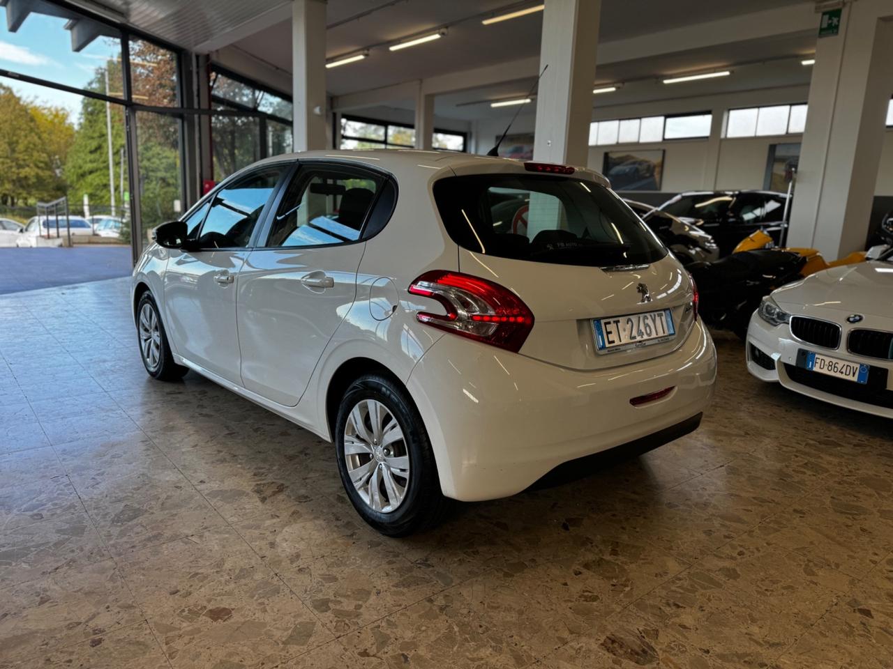 Peugeot 208 1.4 HDi 68 CV 12/2013 Neopatentati Euro 5B