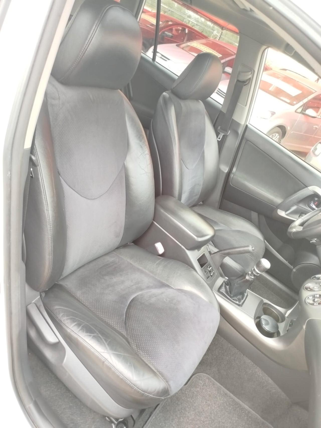 Toyota RAV 4 RAV4 Crossover 2.2 D-Cat 177 CV Executive