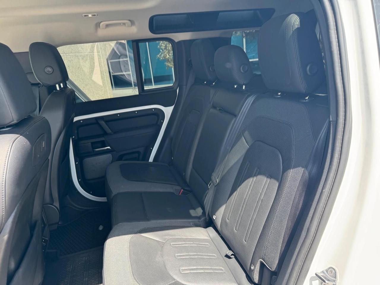 Land Rover Defender 110 S Super offerta T-stock prezzo imperdibile