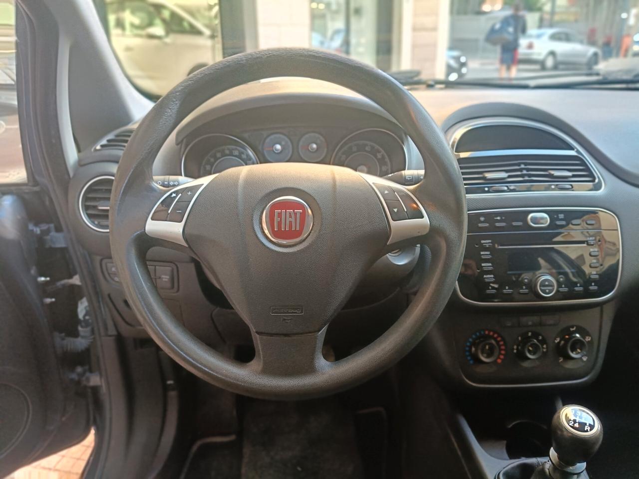 FIAT PUNTO 1.2 5PORTE-2013-NEOPATENTATI-Euro5490