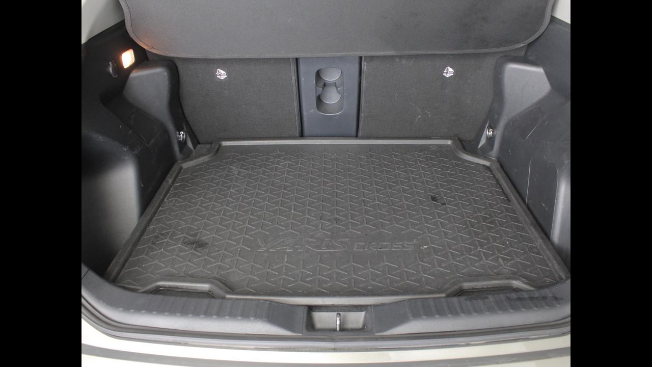 TOYOTA Yaris Cross - Yaris Cross 1.5h Lounge fwd 116cv e-cvt
