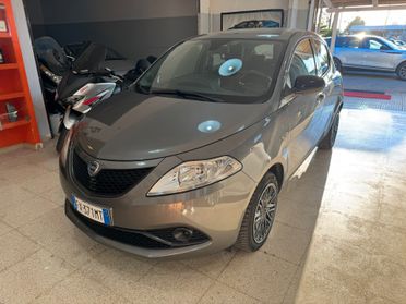 Lancia Ypsilon 1.2 69 CV 5 porte Gold OK NEOPATENTATI
