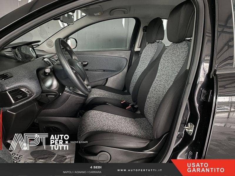 Lancia Ypsilon Ypsilon 1.0 firefly hybrid Silver s&s 70cv