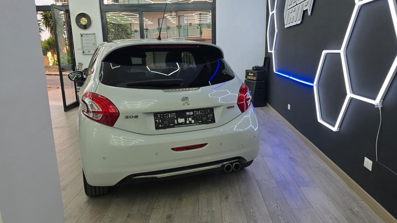 Peugeot 208 1.6 THP 200 CV 3 porte GTi