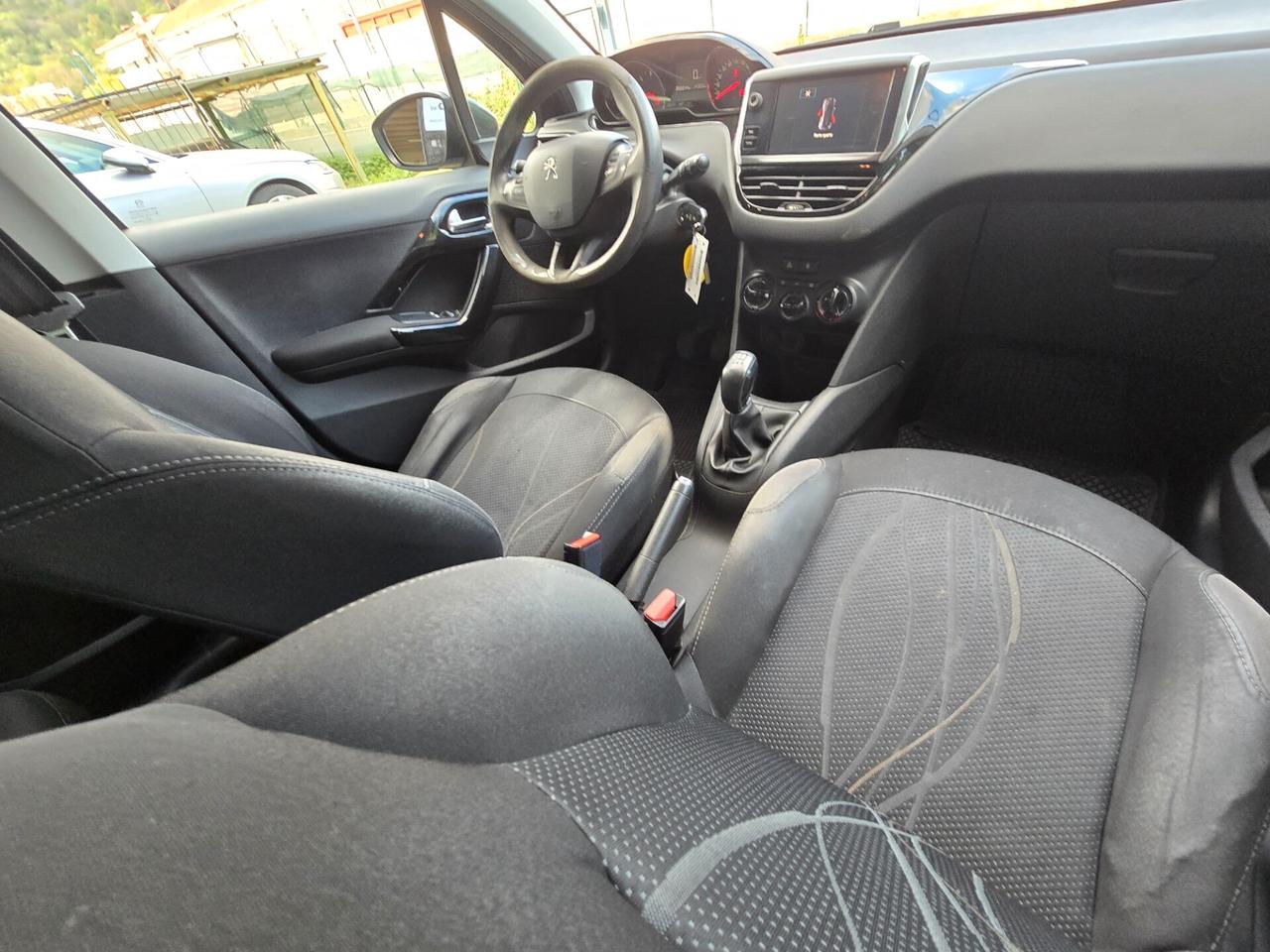 Peugeot 208 1.4 HDi 68 CV NEOP OK-2015