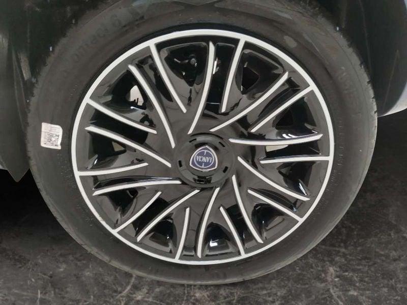 Lancia Ypsilon 1.0 firefly hybrid Oro s&s 70cv