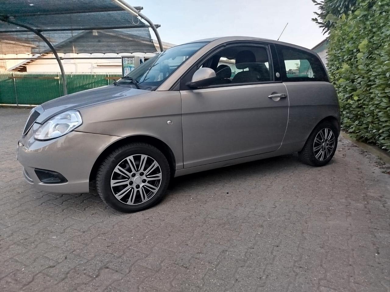 Lancia Ypsilon 1.4 Oro Ecochic GPL