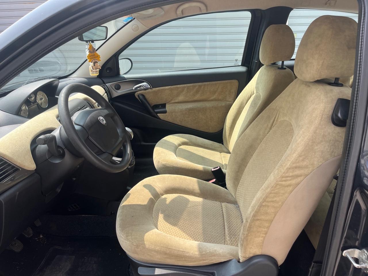 Lancia Ypsilon 1.2 Oro