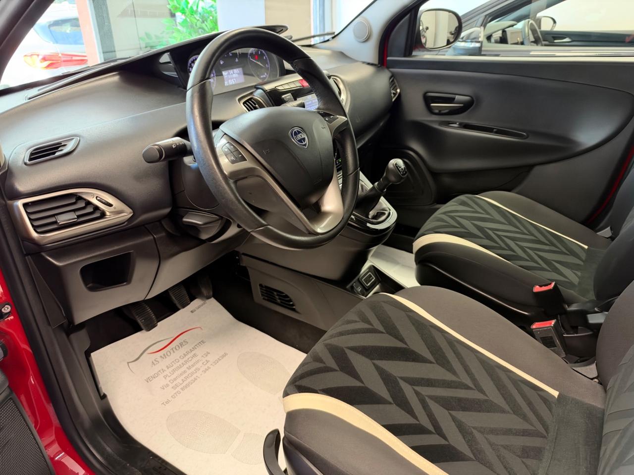 Lancia Ypsilon 1.3 MJT 95 CV Lounge