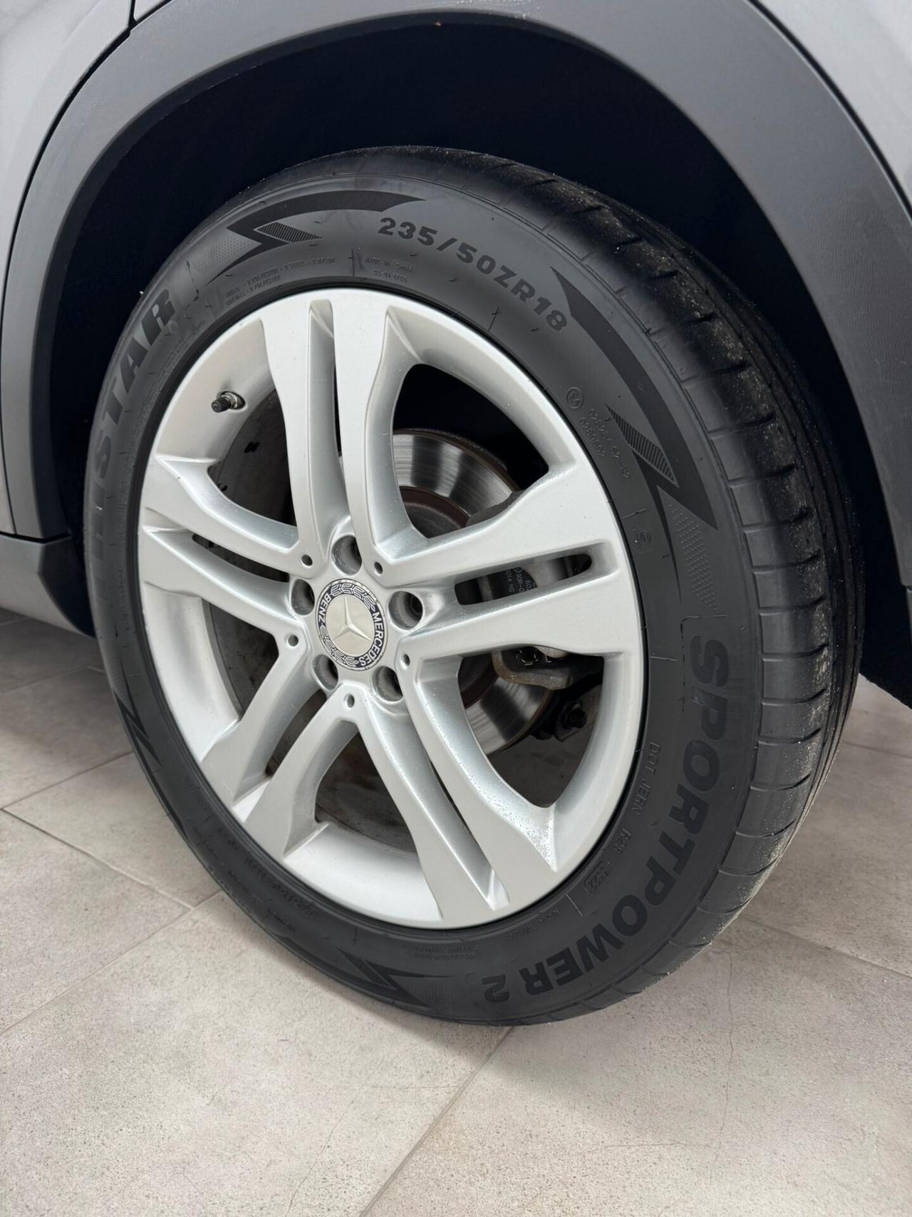 MERCEDES-BENZ GLA 200 D AUTOMATC PREMIUM