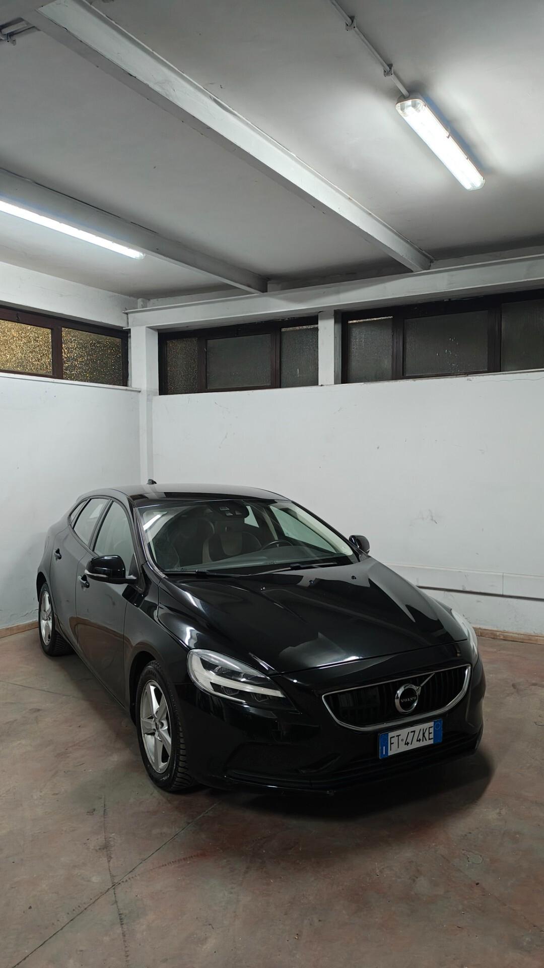 Volvo V40 D2 Geartronic Business Plus