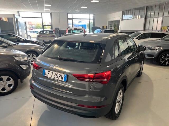 Audi Q3 35 TDI S tronic Business 150 cv